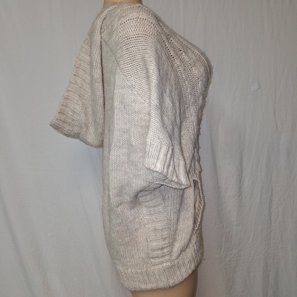 American Eagle Outfitters V-Neck Cable Knit Sweater - Gray Size L - Picture 13 of 16